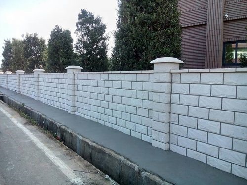 Xây tường rào bằng gạch block
